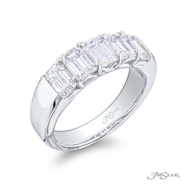 Classic Single-Row GIA Diamond Band | Emerald-Cut Design in Platinum