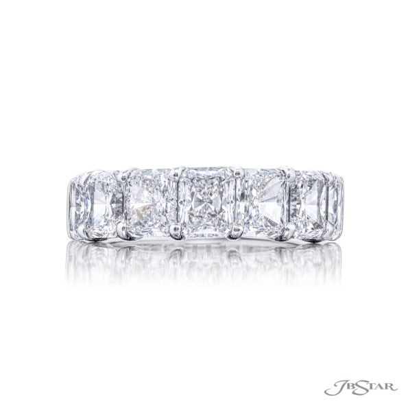 Elegance Elevated | Classic Single-Row Radiant-Cut GIA-Certified Diamond Band