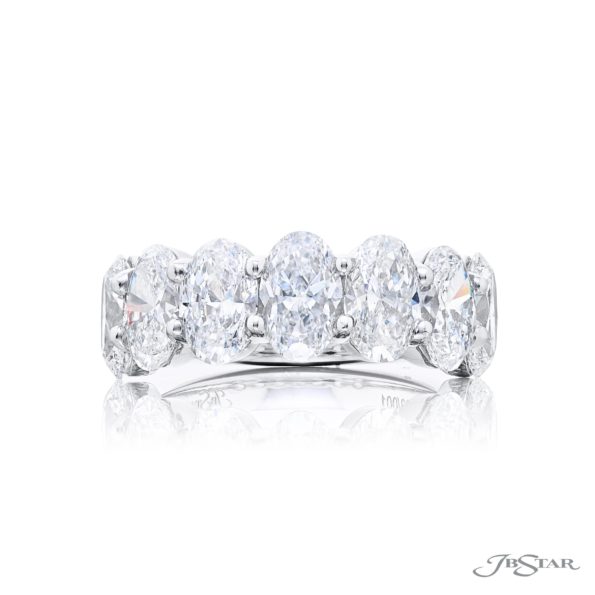 Classic Single-Row GIA-Certified Oval Diamond Band in Pure Platinum