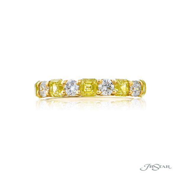 Classic Single-Row Fancy Yellow Diamond Band in 18K Yellow Gold