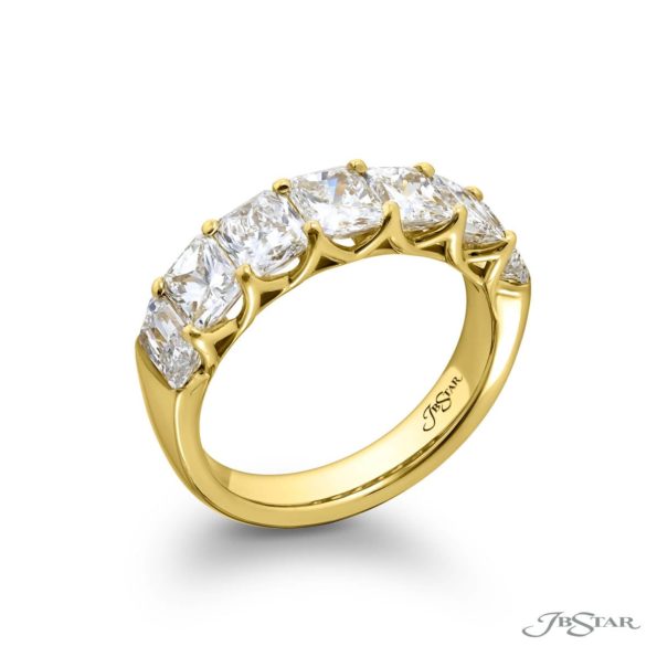 Classic Single-Row Radiant and Emerald-Cut Diamond Band in 18K Yellow Gold